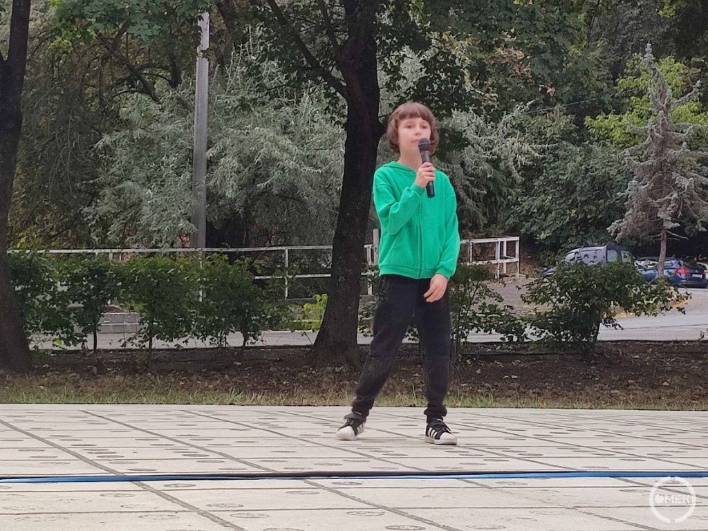 Egyéni előadók is voltak.