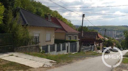 Kertesházak.