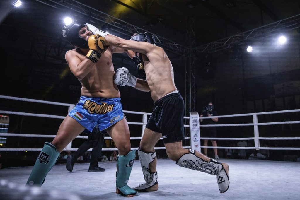Küzdelem a ringben. Forrás Police Fight Challenge