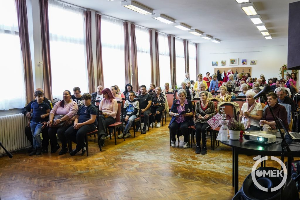 A Civil Házban kulturális műsor is várta a megjelenteket.