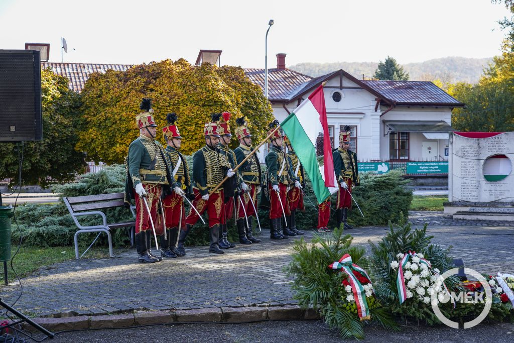 A Gömöri Lovas és Népi Hagyományőrző Egyesület tagjai.