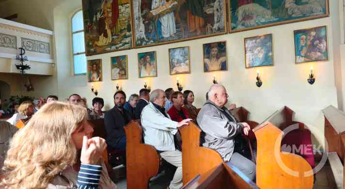 A templomban volt az előadás egy része.