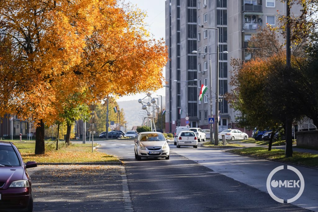 Az autógumik cseréjének ideje még nem érkezett el.