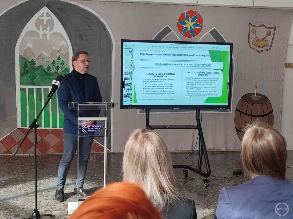 Dr. Kozup Sándor főigazgató értékel.