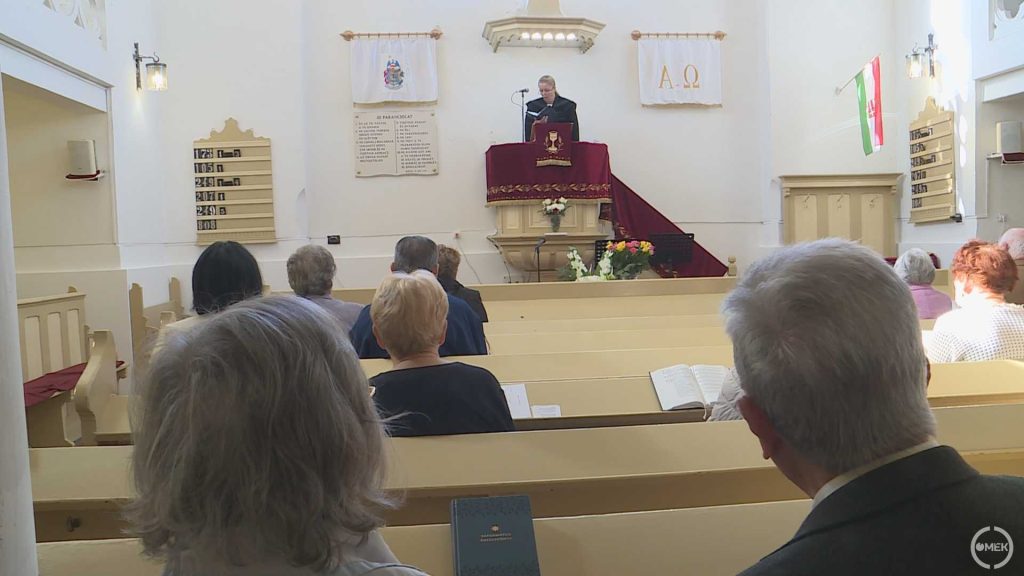 Istentisztelet a református templomban az idősek napja alkalmából.