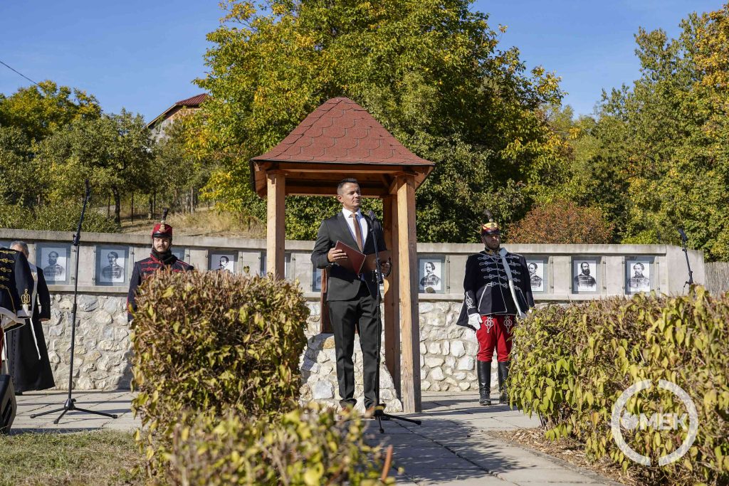 Janiczak Dávid polgármester beszédet mond.