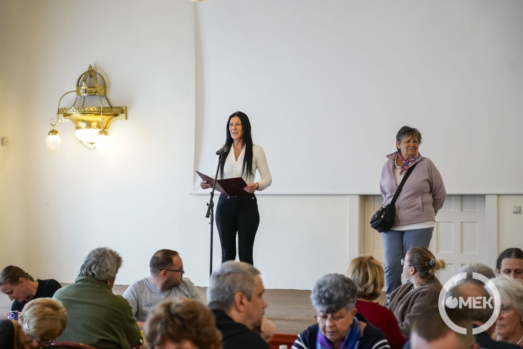 Marosréti-Zsuponyó Anett köszöntötte a résztvevőket.