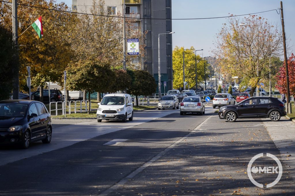 Óvatosabb közlekedésre figyelmeztetnek a szakemberek ősszel.