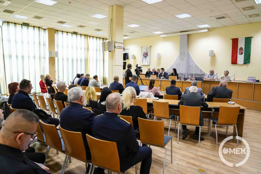 Totál kép az ülésről.